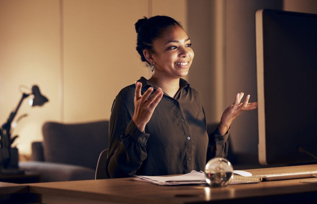 Person using a top down approach during online therapy